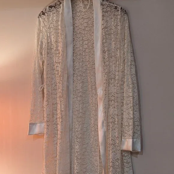 Delicate Lace & Satin Smooth Trimmed, Intimates Robe - est. size S - Picture 2 of 6
